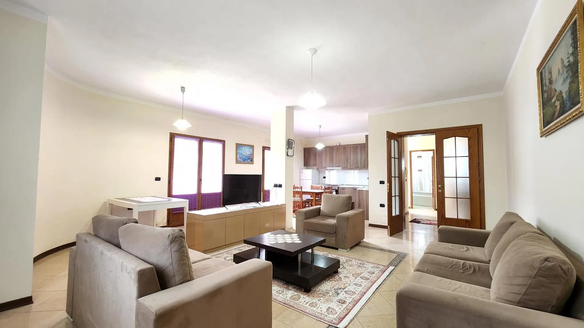 Kristi'S Villa Apartments Τίρανα