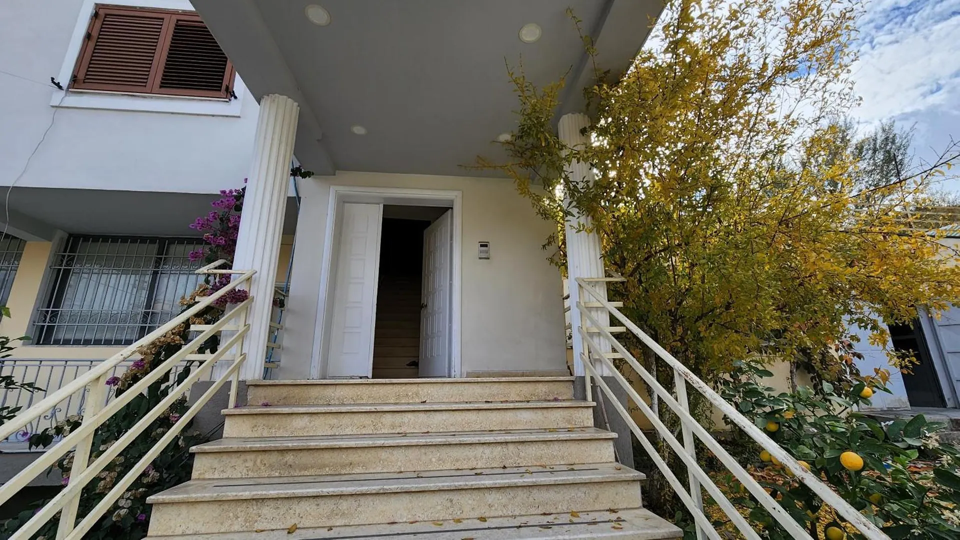 Kristi'S Villa Apartments ティラナ アルバニア